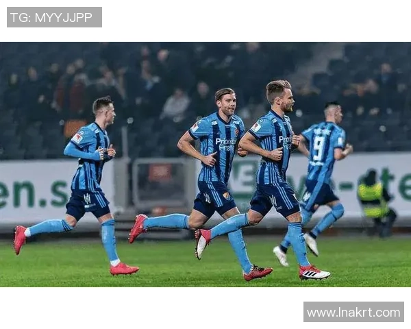 瓦尔贝里与佐加顿斯最新对决分析及比赛前瞻详解