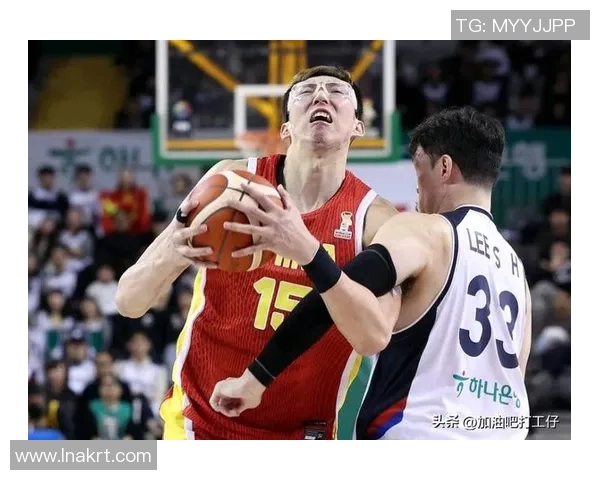 中国男篮：爆冷输球3原因，三后卫战术完全失利，周琦被弃用